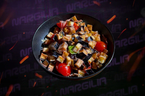 Салат с баклажаном и печеным перцем